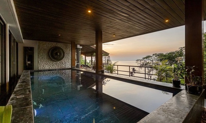 Kamala Villa | Villa Yin-Noi, 2 rooms, Sleeps 4, Perfect for Honeymooners & Romantic Travelers.
