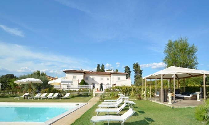 Signa Villa | Villa Yvonne by MMega