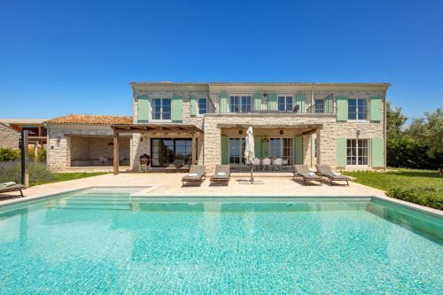 Bale Villa | Villa Zelena with Panoramic Seaview and big Pool