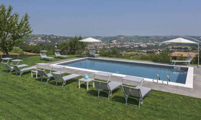 Canelli Villa | Villa Zeta, nature retreat w/amazing pool and view