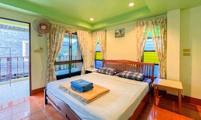 Si Sunthon House | VILLAGE APARTMENT PHAN 123, 1.5 KM TO BANGTAO BEACH (10875)