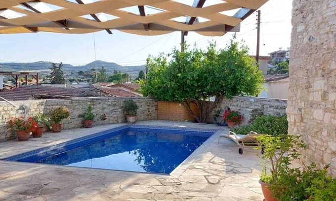Skarinou Apartment | Village Charm Pool Apartment at Skarinou