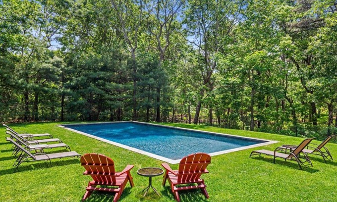 East Hampton North House | Village Fringe Hideaway