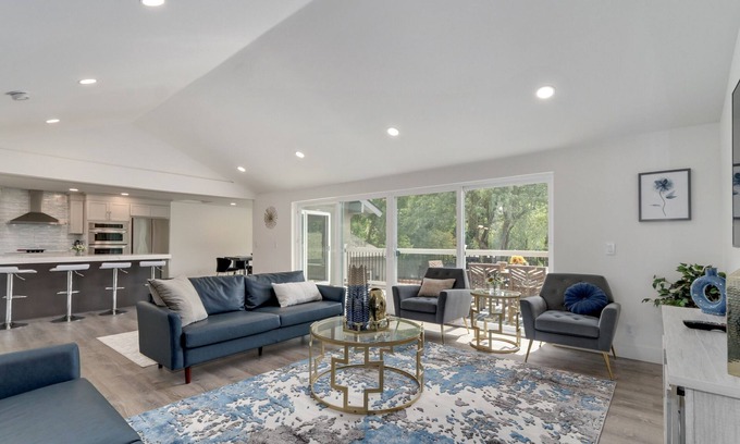 Davis House | Village Homes: Elegant Serene Retreat