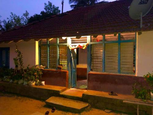 Alur House | Village House