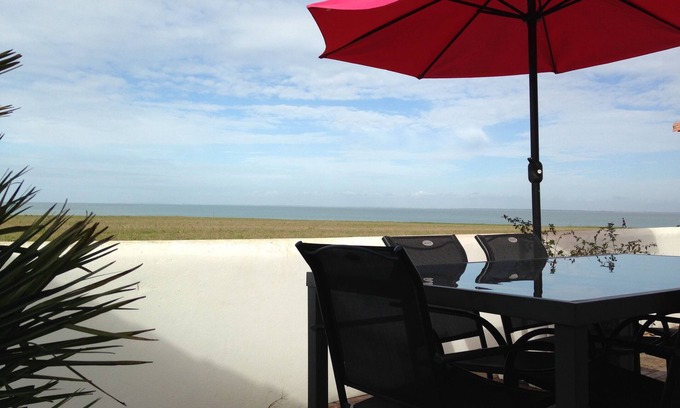 La Flotte House | Village house - Sea view - Calm - Beach - Near La Flotte