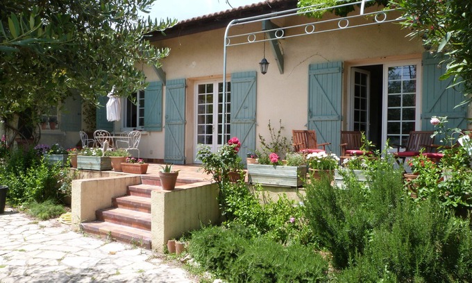 Vendargues House | village house with pool and garden between Montpellier and Nimes