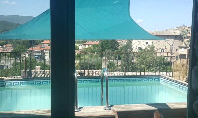 Volonne House | Village house with swimming pool and very large terrace, 10 mn south of Sisteron.