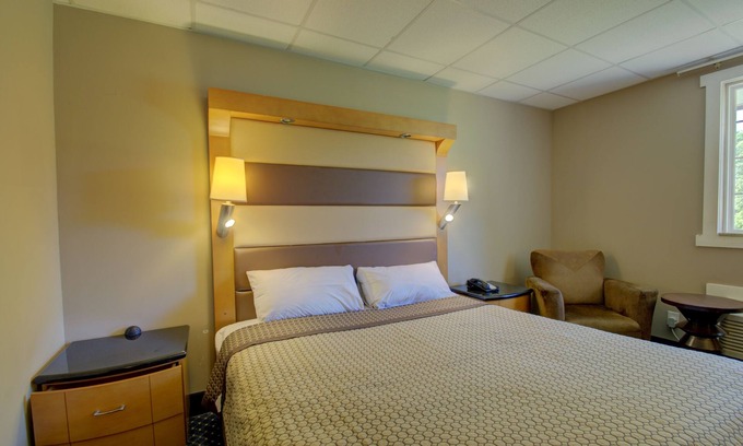 Annapolis Hotel | Village Inn