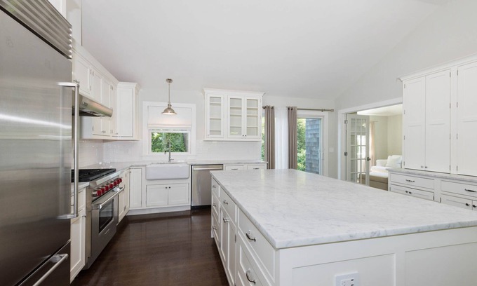 Village of East Hampton House | Village of East HAMPTON Pool. In town. Short walk to train station.