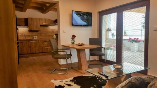 Ceske Budejovice 7 Apartment | Village Premium Apartment by Český Krumlov - adults only
