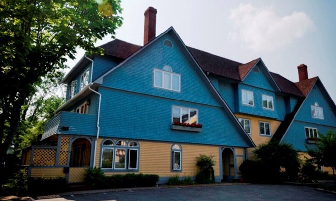 Bar Harbor House | Village Townhouse #7 - updated comfort in the heart of downtown Bar Harbor