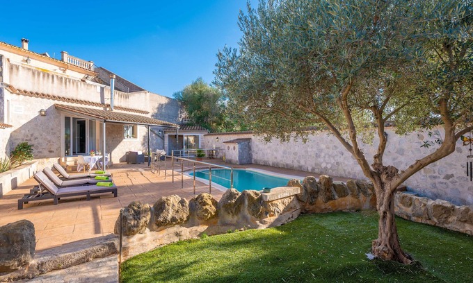 Maria de la Salut Villa | VILLALONGA - Nice villa with private pool and free Wifi