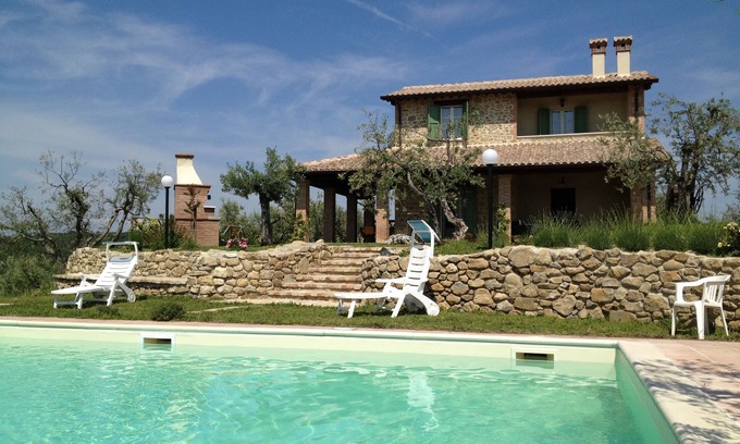 Gualdo Cattaneo Villa | VILLAMARI NATURE&REST FARM: HUGE LOCATION PRIVATE POOL PRIVACY