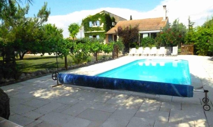 Entraigues-sur-la-Sorgue Villa | villas - 6 rooms - 6/8 persons
