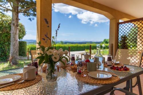 Granarola Villa | Villetta Leccino Home tra Collina e Mare by Yohome