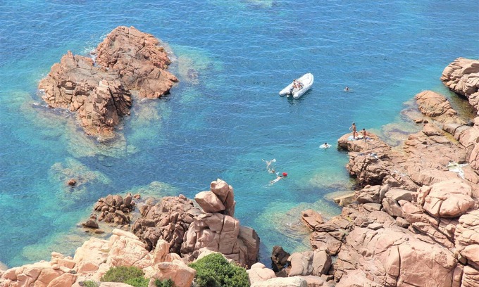Costa Paradiso House | Villetta Shardana, feel-good house in the green, close to the sea, with a lot of comfort