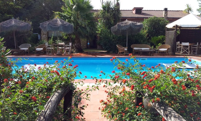 I Piani House | Villino Ialinda with shared swimming pool
