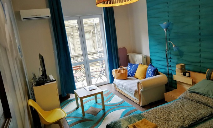 Erzsebetvaros Apartment | Vilmos-Lak downtown apartment with balcon