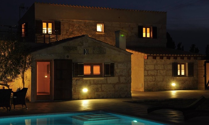 Llubi Cottage | Vinagrella, modern holiday country villa on the outskirts of Muro, Majorca