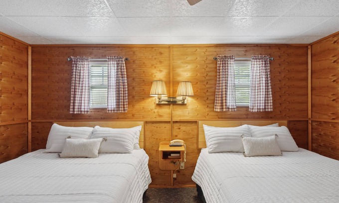 Mackinaw City Hotel | Vindel Motel