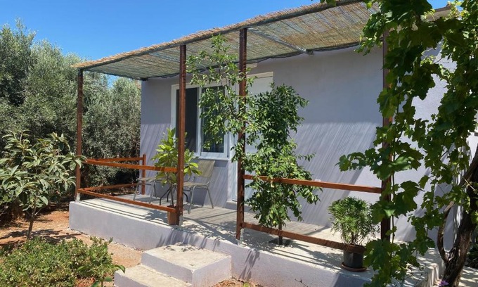 Gialos Apartment | Vine Veranda