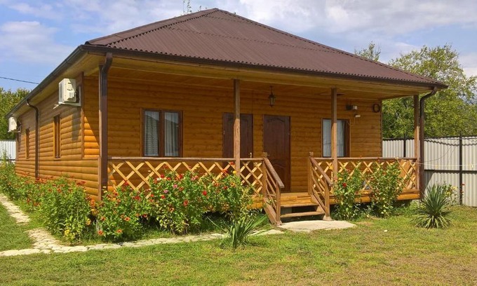 Lidzava House | Vineyard cottage