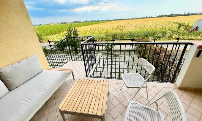 Aquileia Apartment | Vineyard View Apartment in Aquileia