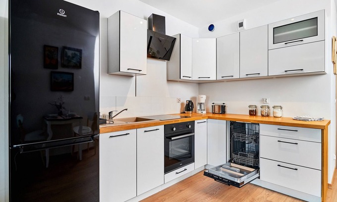 Krzyki Apartment | Vintage Apartment Wroclaw by Renters