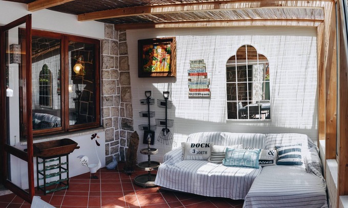 Costa de Caparica Villa | Vintage Beach & Golf Villa