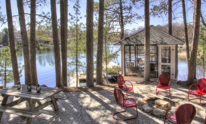 Crosslake Cabin | Vintage Cabin on Beautiful Lake O'brien - Includes Pontoon Boat