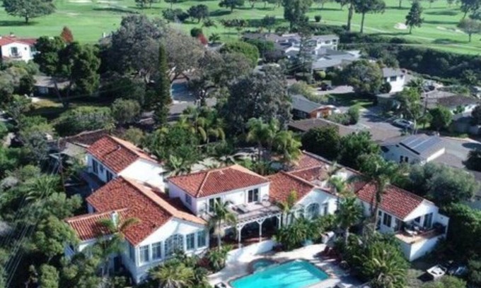Village of La Jolla House | Vintage Castle in The Sky with 260’ Oceanview’s, short walk to beach, Pool n Spa