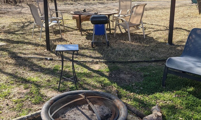 Travis County House | Vintage Glamping close to Austin!