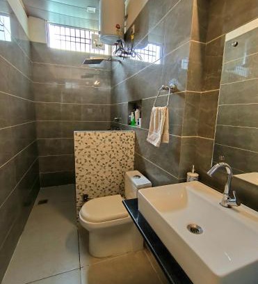 Zirakpur House | Vintage green homestay