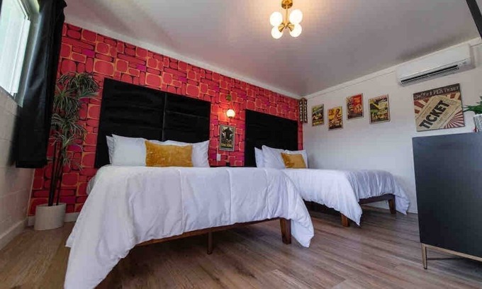 Trenton Hotel | Vintage Sci-Fi Room #8 - 1960 Retro Motel