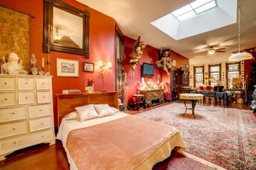 La Porte Apartment | Vintage Studio in Historic Dtwn La Porte!