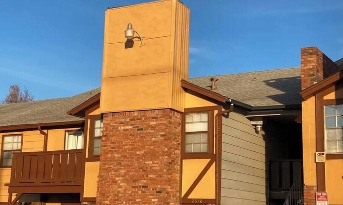 Central Oklahoma City Condo | Vintage Vibe 80’s Condo