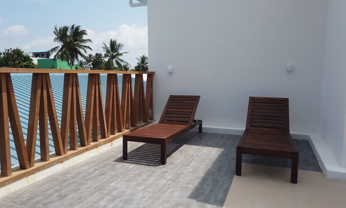 Dharavandhoo Hotel | Violet Inn by Blue Surge