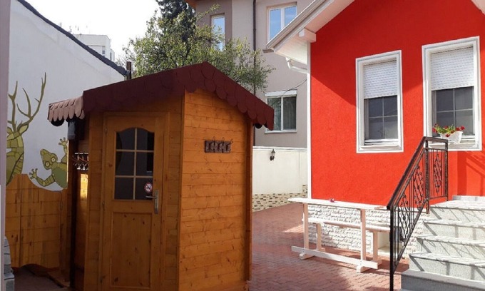 Vranyantsi House | Violette Iris