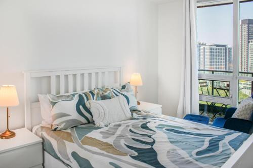 Downtown Toronto Apartment | VIP Wing 2 Queen Beds - steps to TIFF Fest - Free Parking
