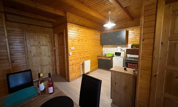 Felsotarkany Apartment | Virág Apartman