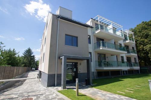 Sarvar Apartment | VISION APARTMAN