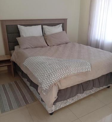 Newcastle House | Visitors' Paradise Guest House