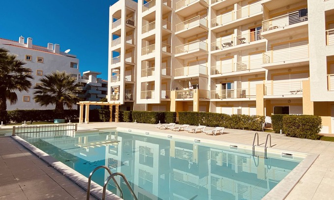 Correeira Apartment | Vista by Check-in Portugal