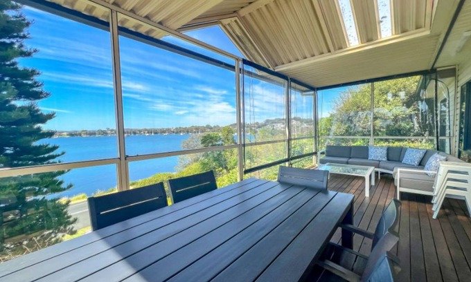 Arcadia Vale House | Vista Lago - Stunning Waterfront views