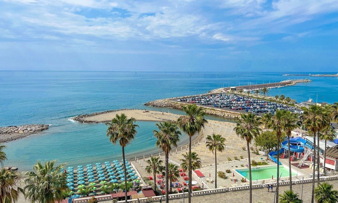 Imperia Apartment | Vista Mare Borgo Peri: seafront, 2 bedrooms, 2 bathrooms, sea-view terrace