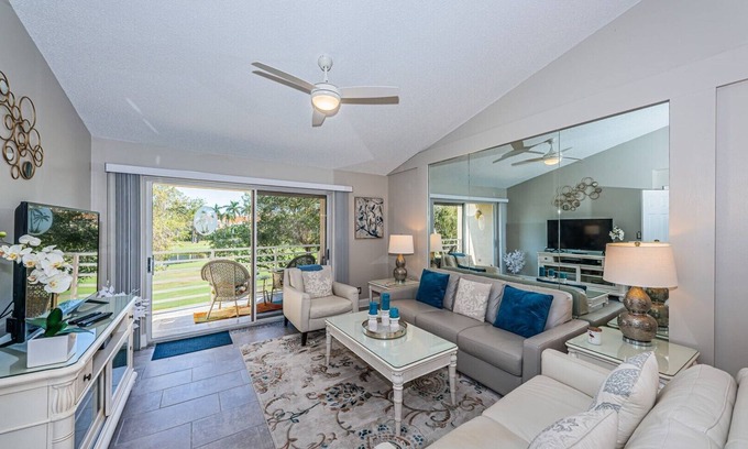 St. Petersburg Condo | Vista Verde W A 'Hole-In-One' in Paradise