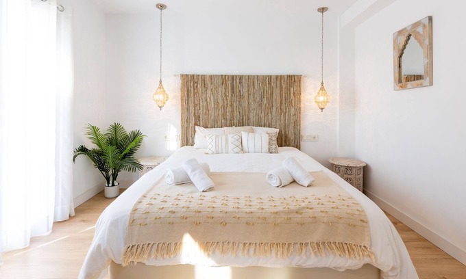 Guadalmar House | VistaVerde - Lovely beach house with pool and terraces