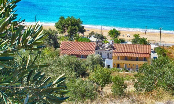 Agios Georgios Pagon Apartment | Vistonia Studio 6 - right on the beach with sea views