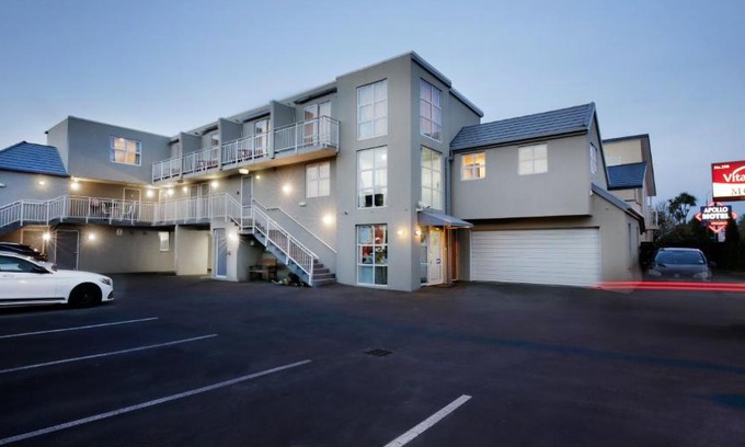 Upper Riccarton Hotel | Vita Nova Motel